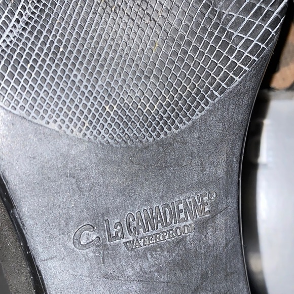 🇨🇦La CANADIENNE Montreal Waterproof ‘Shootie’ Bootie Heels in Black Suede - Picture 10 of 12